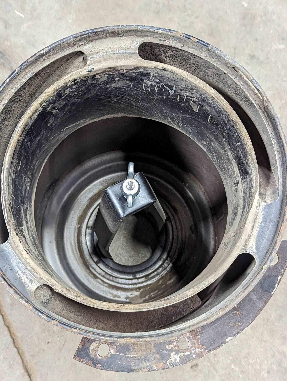 Air Cleaner Housing IH International 1275828C91 131505C93 USED - Hines Equipment Repair & Parts