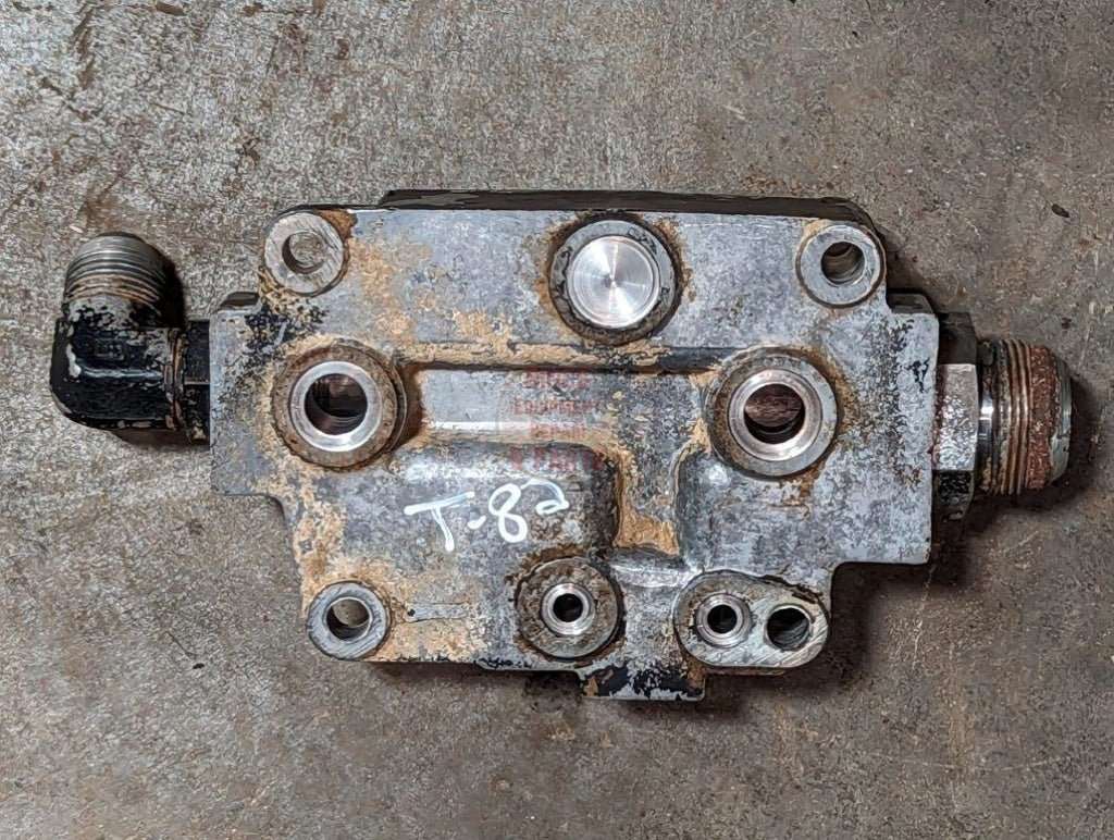 Auxilliary Valve Cover IH International 224507C92 USED - Hines Equipment Repair & Parts