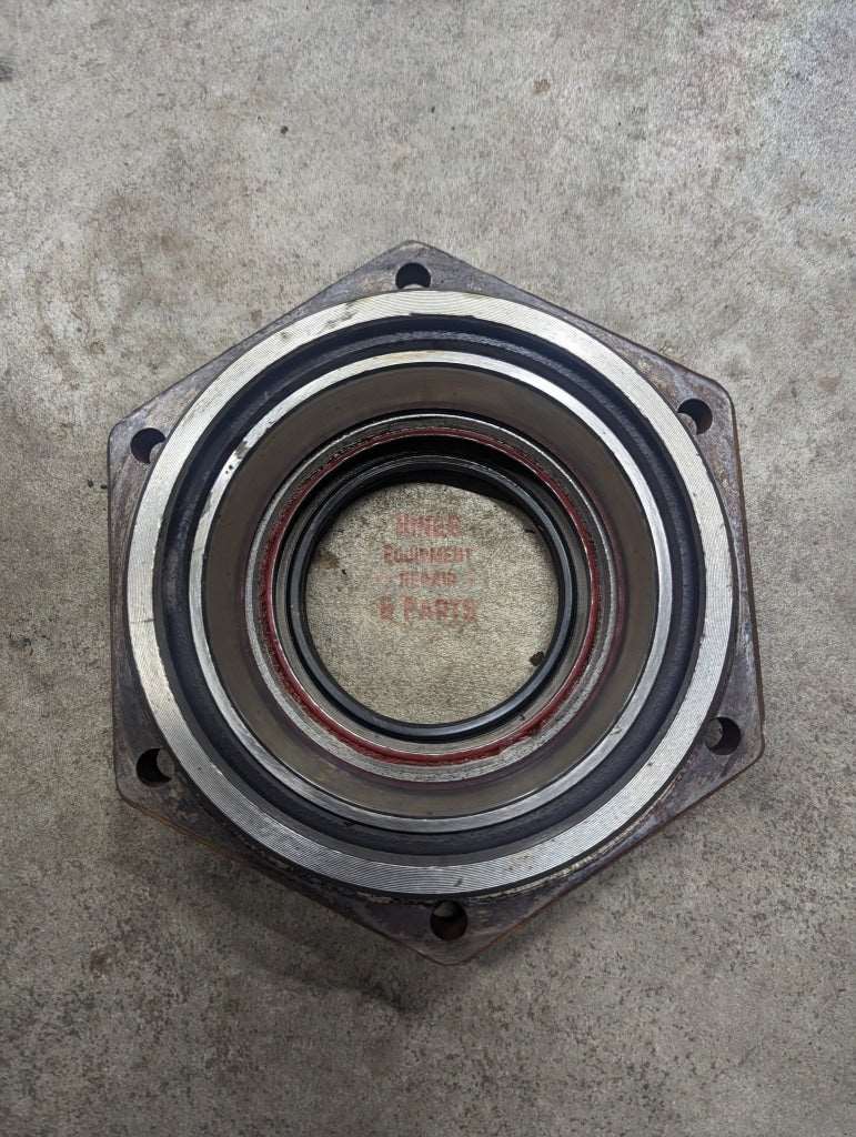 Axle Cap IH International 382899R1 530032R1 USED - Hines Equipment Repair & Parts