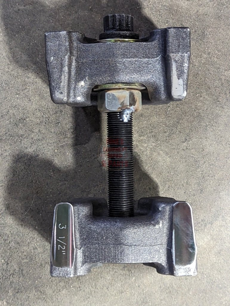 3.5" Wedge Lock IH International 1287802C92 NEW - Hines Equipment Repair & Parts