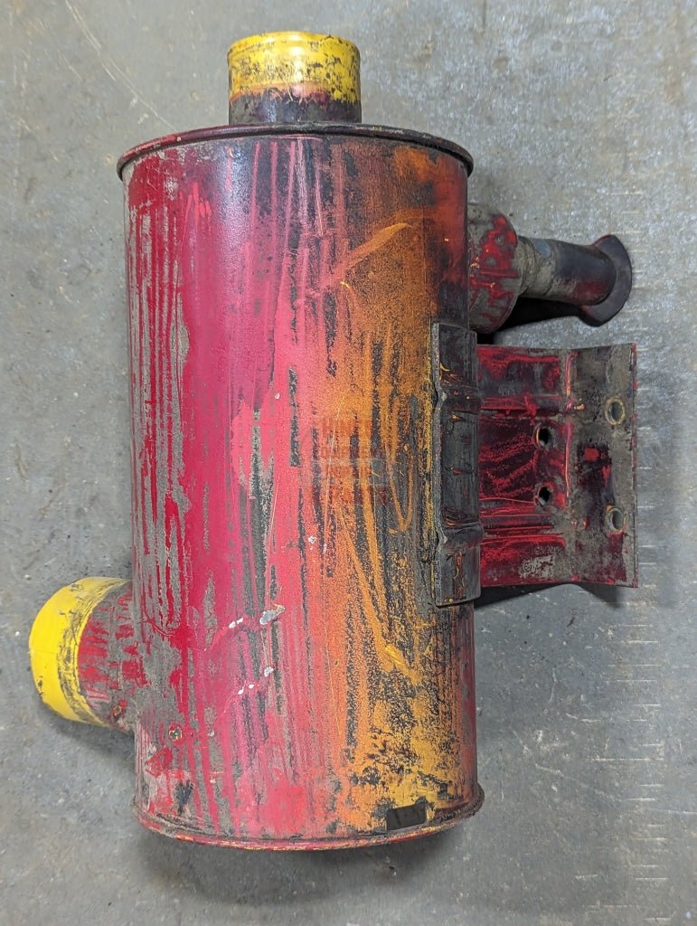 Air Cleaner Assembly IH International 402491R91 USED - Hines Equipment Repair & Parts