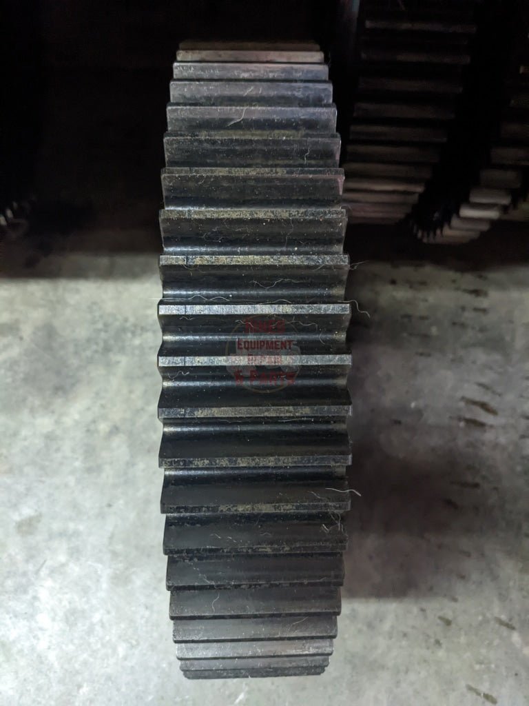 Bull Gear IH International 388104R1 388104R2 USED - Hines Equipment Repair & Parts
