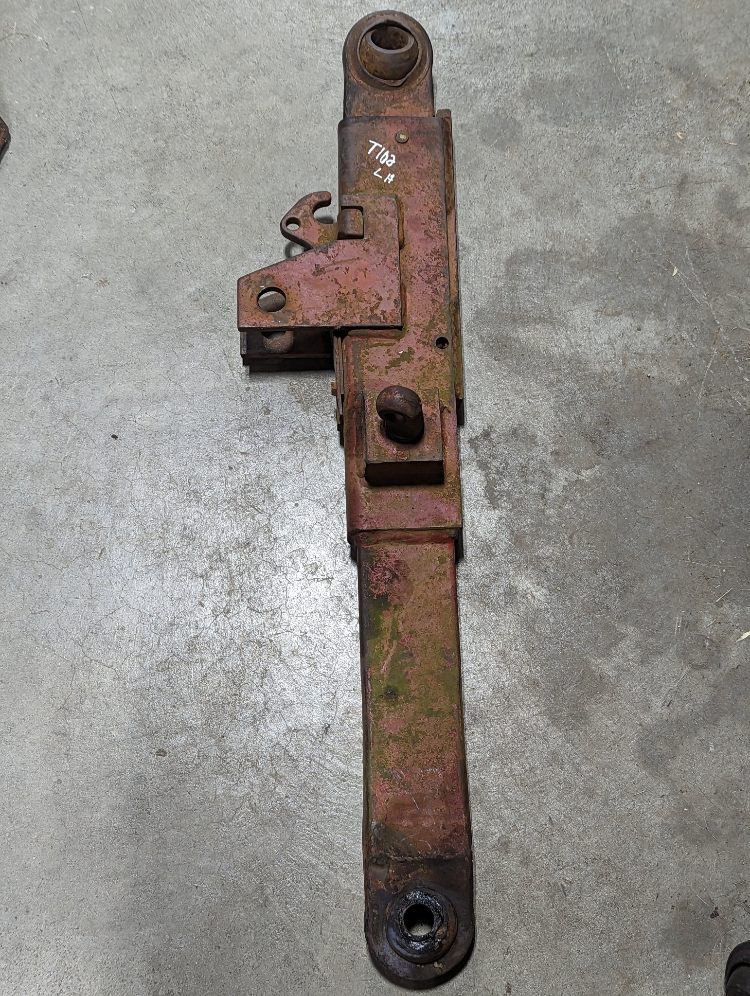 Cat 3 Left Lower Link Arm IH International 535792R92 398395R1 USED - Hines Equipment Repair & Parts