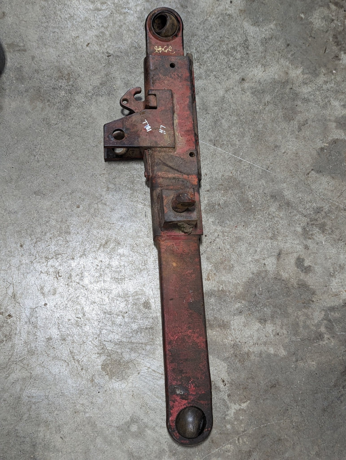 Cat 3 Left Lower Link Hitch Arm IH International 109083C91 398395R3 109060C91 109079C91USED - Hines Equipment Repair & Parts
