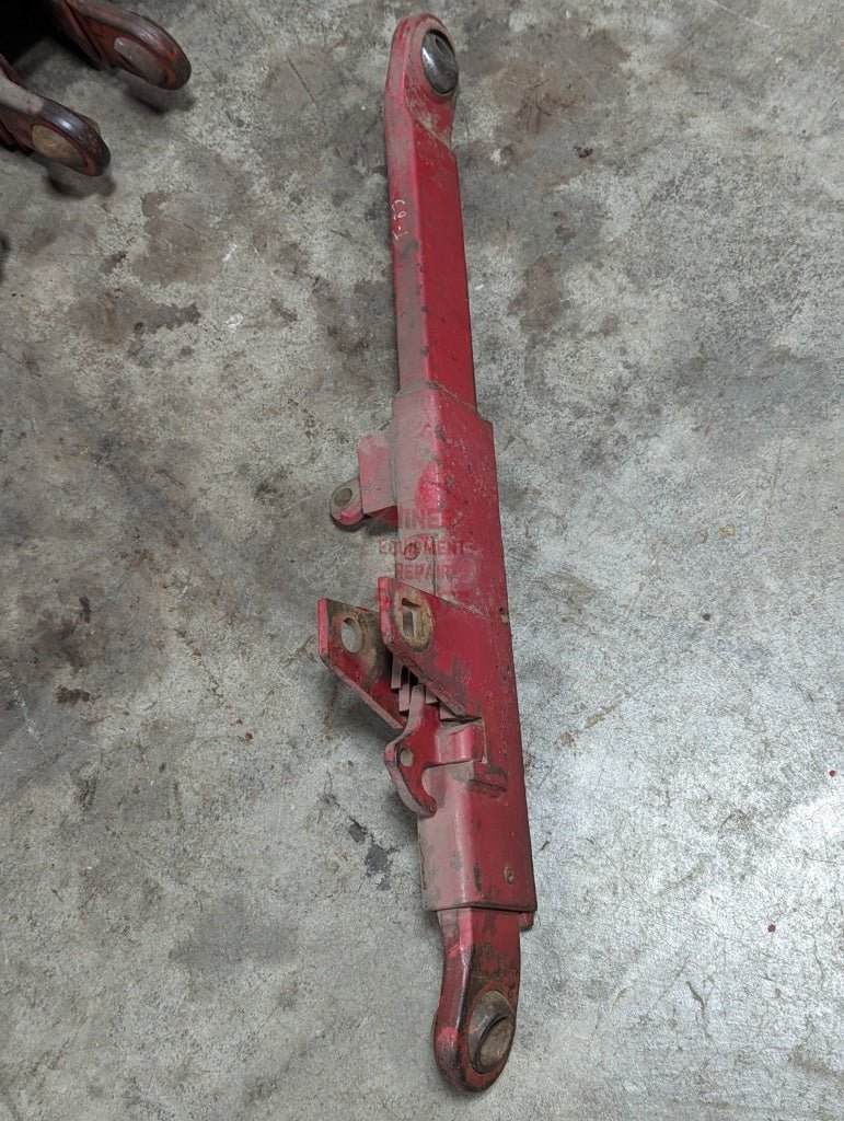 Cat 3 Right Lower Link Hitch Arm IH International 109084C91 398396R3 109080C91 USED - Hines Equipment Repair & Parts