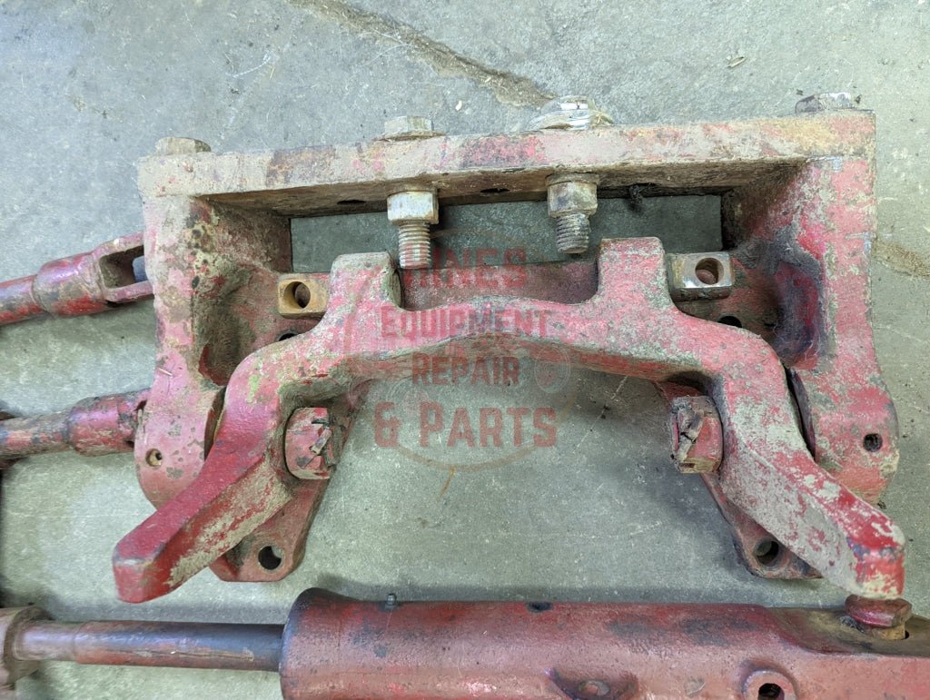Category 2 Hitch Assembly IH International 539749R91 406243R2 398250R92 398249R92 396752R1 USED - Hines Equipment Repair & Parts