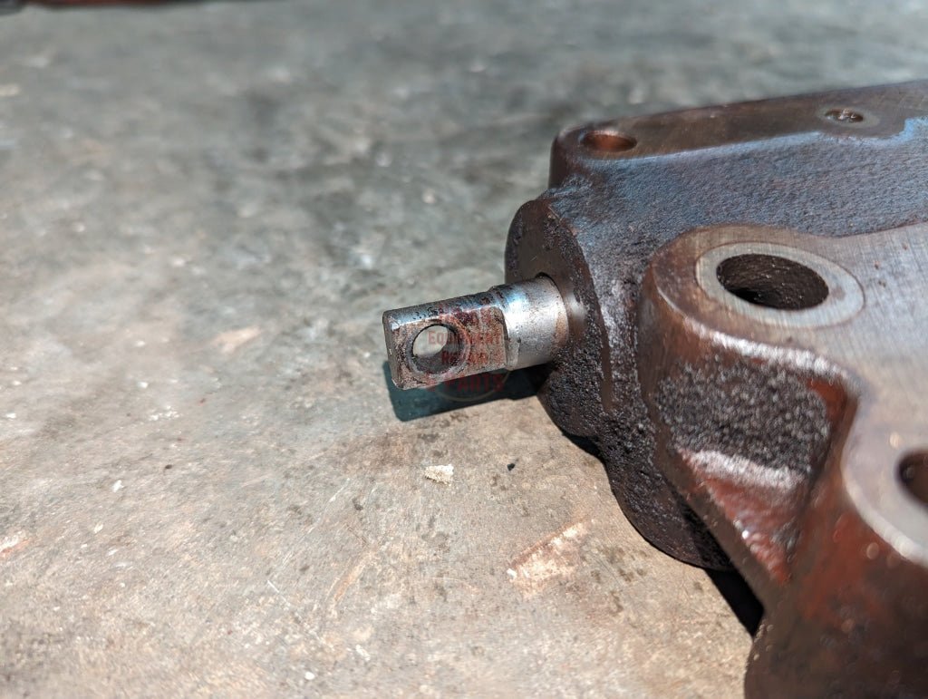 Closed Center Motor Control Remote Auxiliary Valve IH International 123032C94 USED - Hines Equipment Repair & Parts