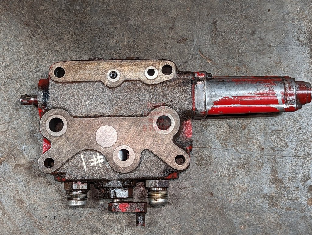 Closed Center Motor Control Remote Auxiliary Valve IH International 123032C94 USED - Hines Equipment Repair & Parts