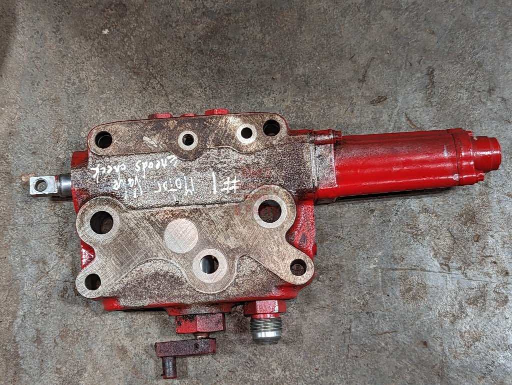 Closed Center Motor Control Remote Auxiliary Valve IH International 123032C94 USED - Hines Equipment Repair & Parts