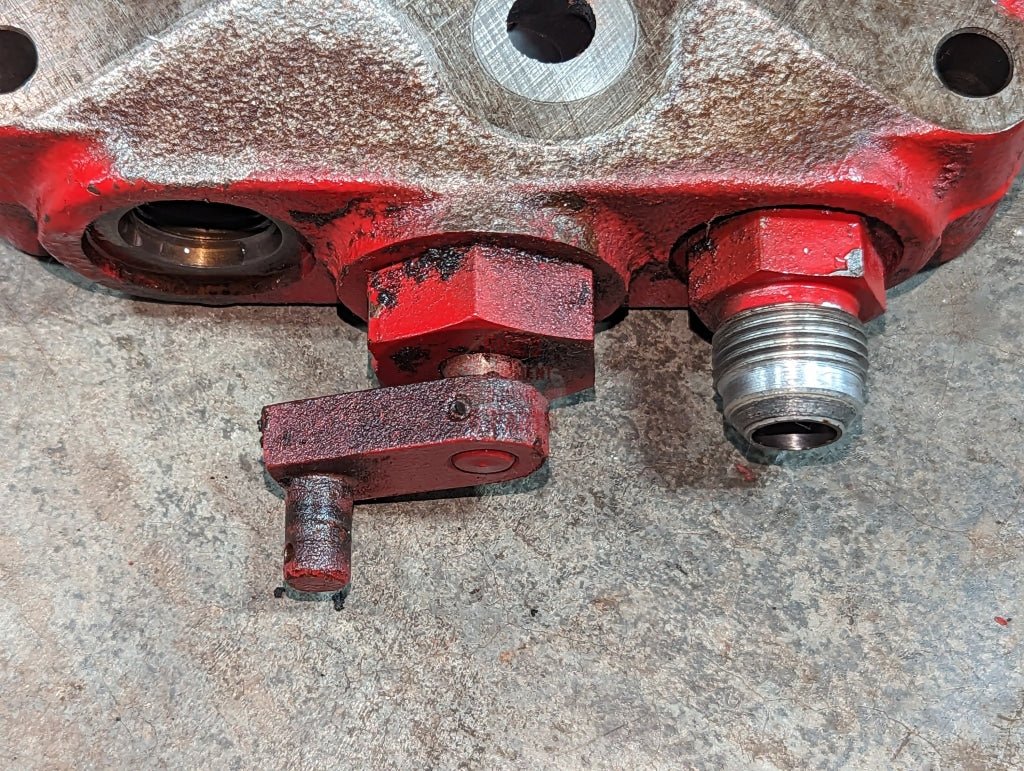 Closed Center Motor Control Remote Auxiliary Valve IH International 123032C94 USED - Hines Equipment Repair & Parts