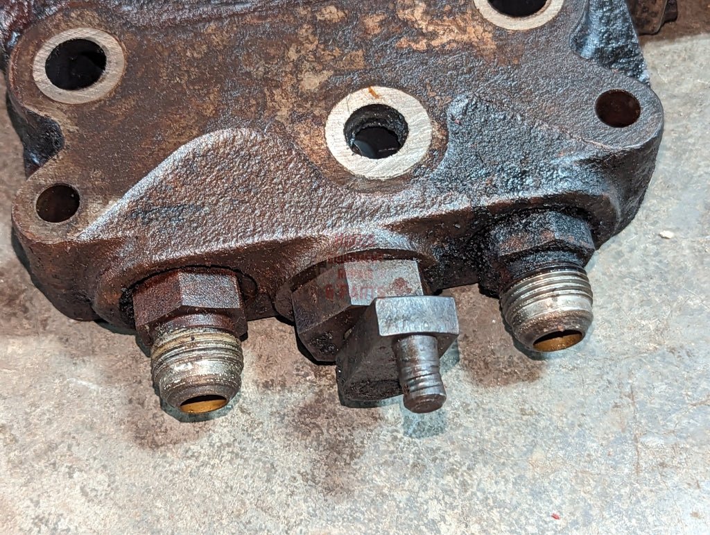 Closed Center Remote Auxiliary Valve IH International 113888C93 USED - Hines Equipment Repair & Parts