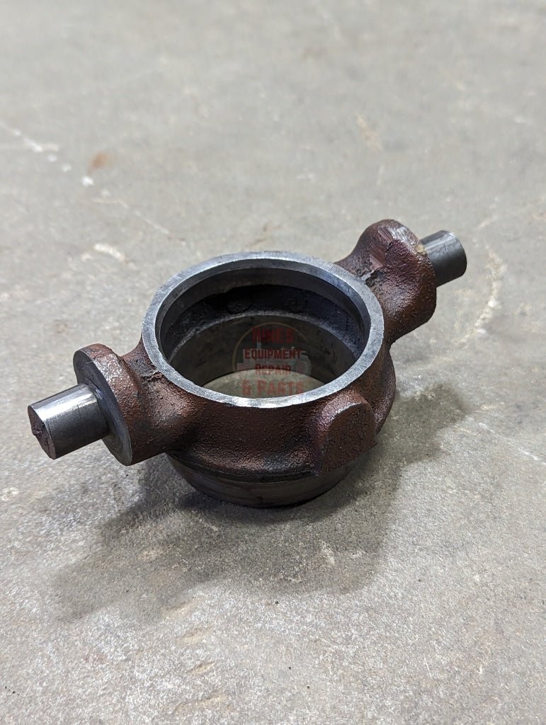 Clutch Bearing Carrier IH International 380109R1 USED - Hines Equipment Repair & Parts