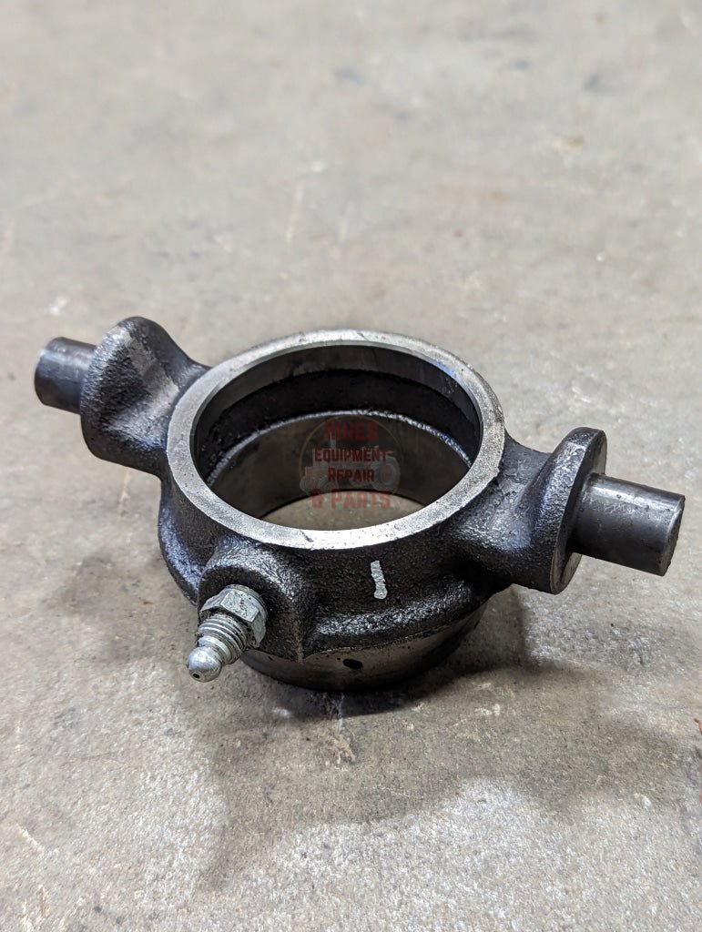 Clutch Bearing Carrier IH International 380109R1 USED - Hines Equipment Repair & Parts