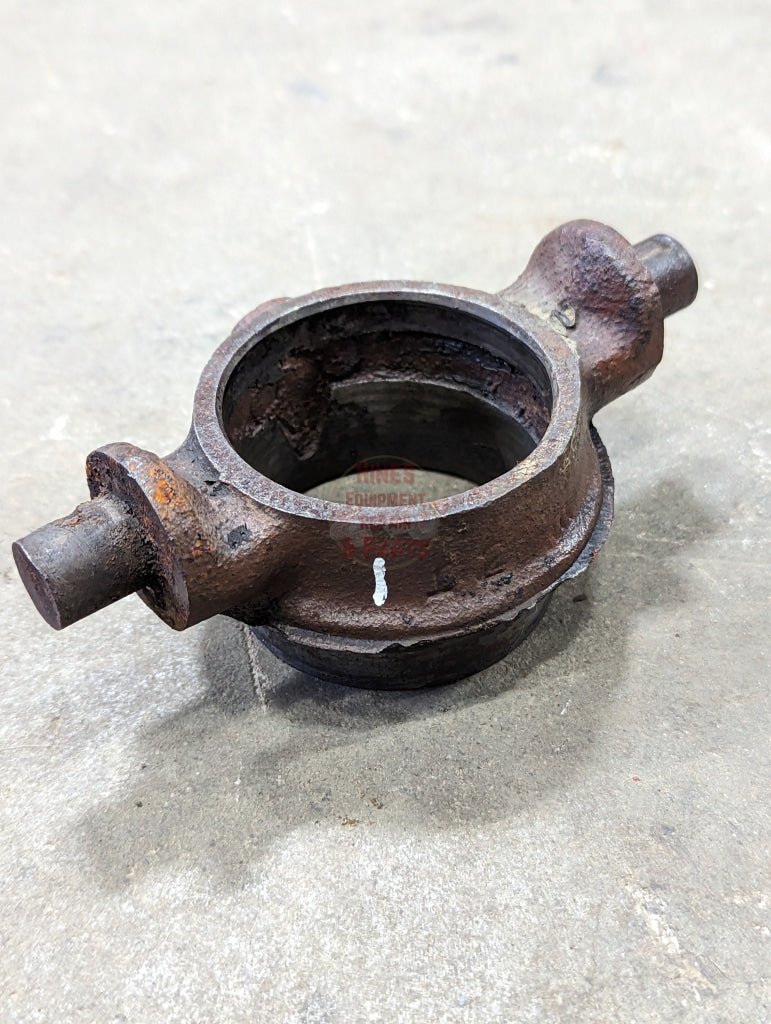 Clutch Bearing Carrier IH International 380109R1 USED - Hines Equipment Repair & Parts