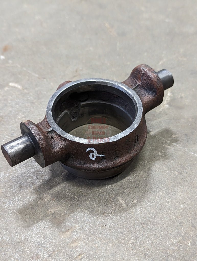 Clutch Bearing Carrier IH International 380109R1 USED - Hines Equipment Repair & Parts