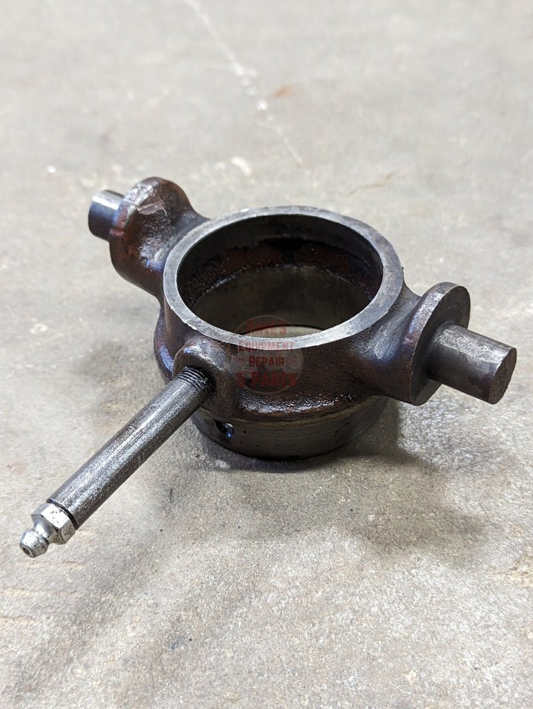 Clutch Bearing Carrier IH International 380109R1 USED - Hines Equipment Repair & Parts