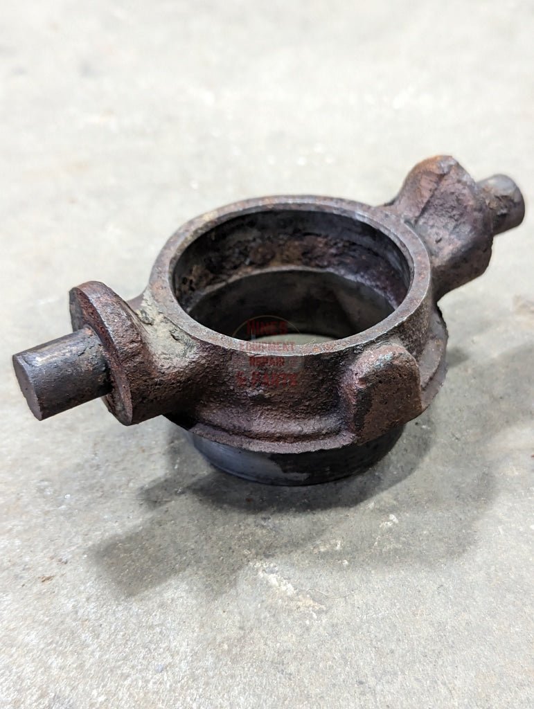 Clutch Bearing Carrier IH International 380109R1 USED - Hines Equipment Repair & Parts