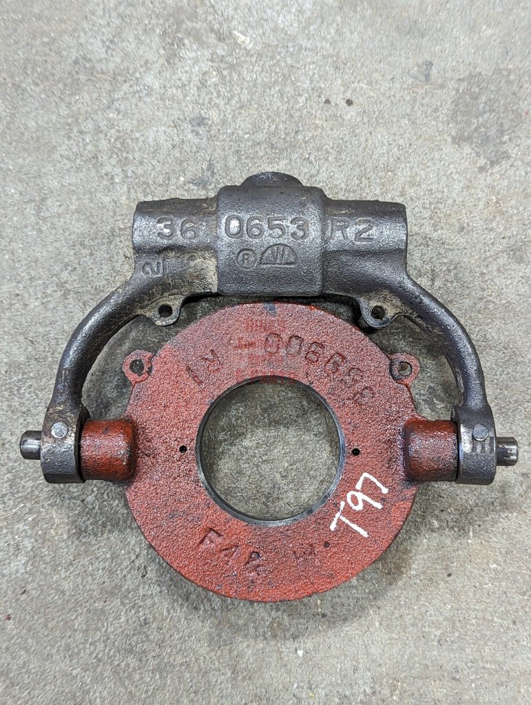 Clutch Release Sleeve & Fork Ih International 360653R2 359900R1 Used