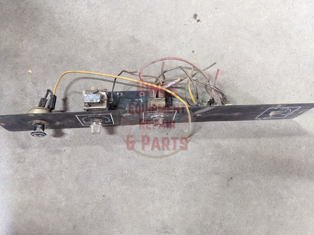 Deluxe Cab AC Switch Panel IH International 70846C1 USED - Hines Equipment Repair & Parts