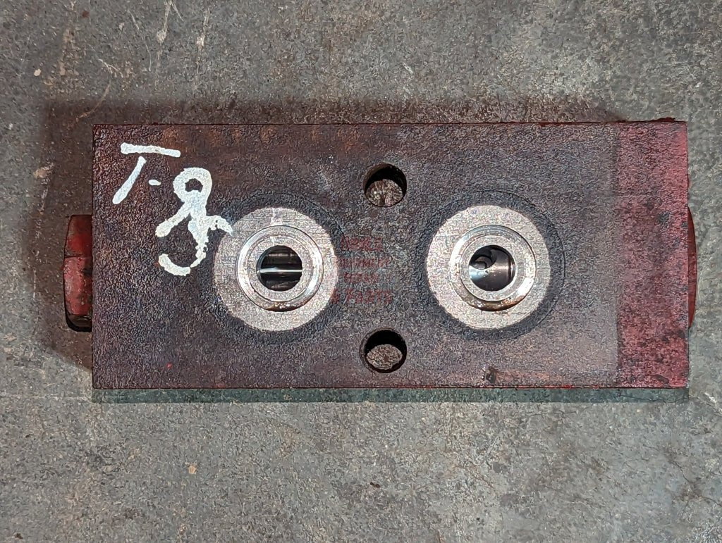 Double Acting Check Valve IH International 374083R92 USED - Hines Equipment Repair & Parts