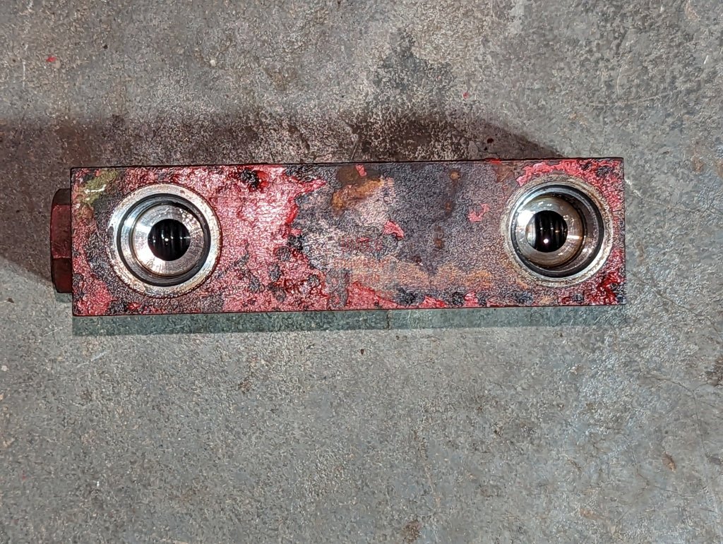 Double Acting Check Valve IH International 374083R92 USED - Hines Equipment Repair & Parts