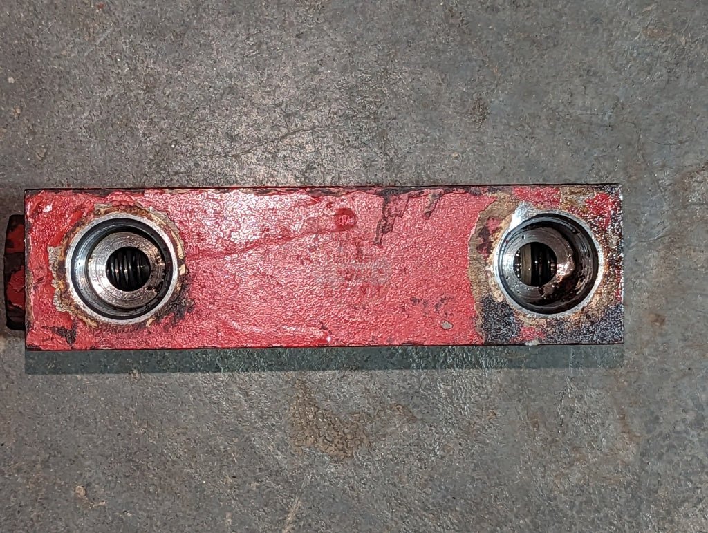 Double Acting Check Valve IH International 374083R92 USED - Hines Equipment Repair & Parts