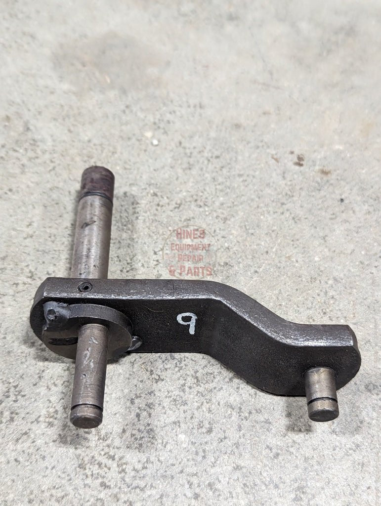 Draft Control Eccentric IH International 384399R91 USED - Hines Equipment Repair & Parts