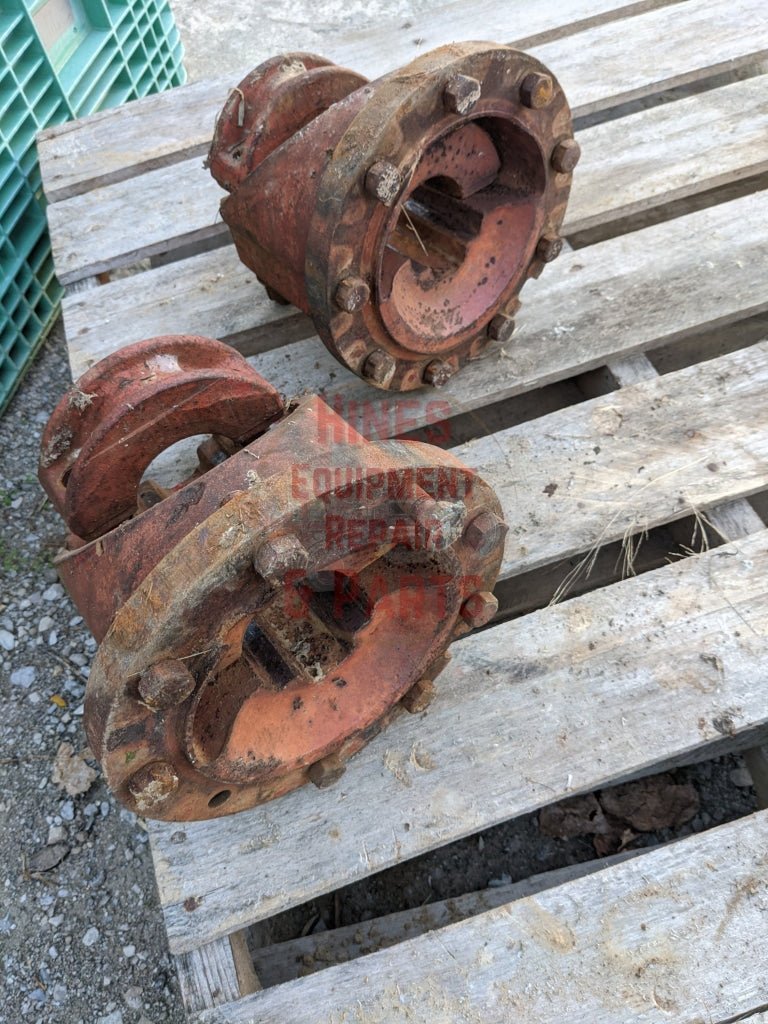 Dual Hubs IH International 387925R1 USED - Hines Equipment Repair & Parts