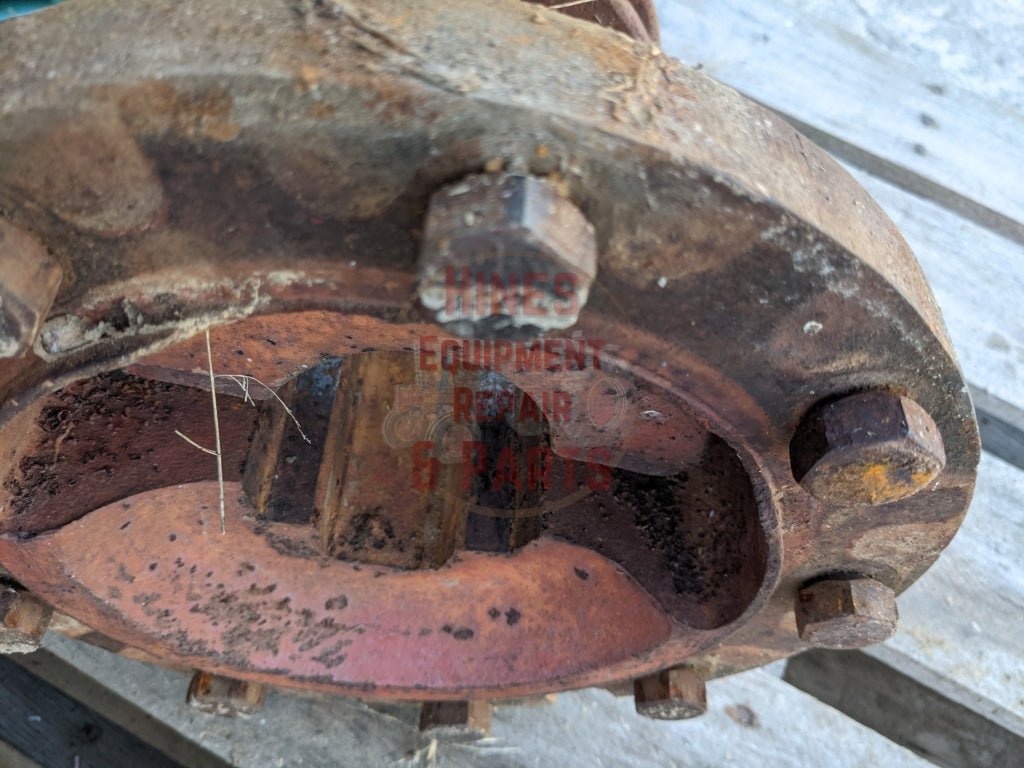 Dual Hubs IH International 387925R1 USED - Hines Equipment Repair & Parts