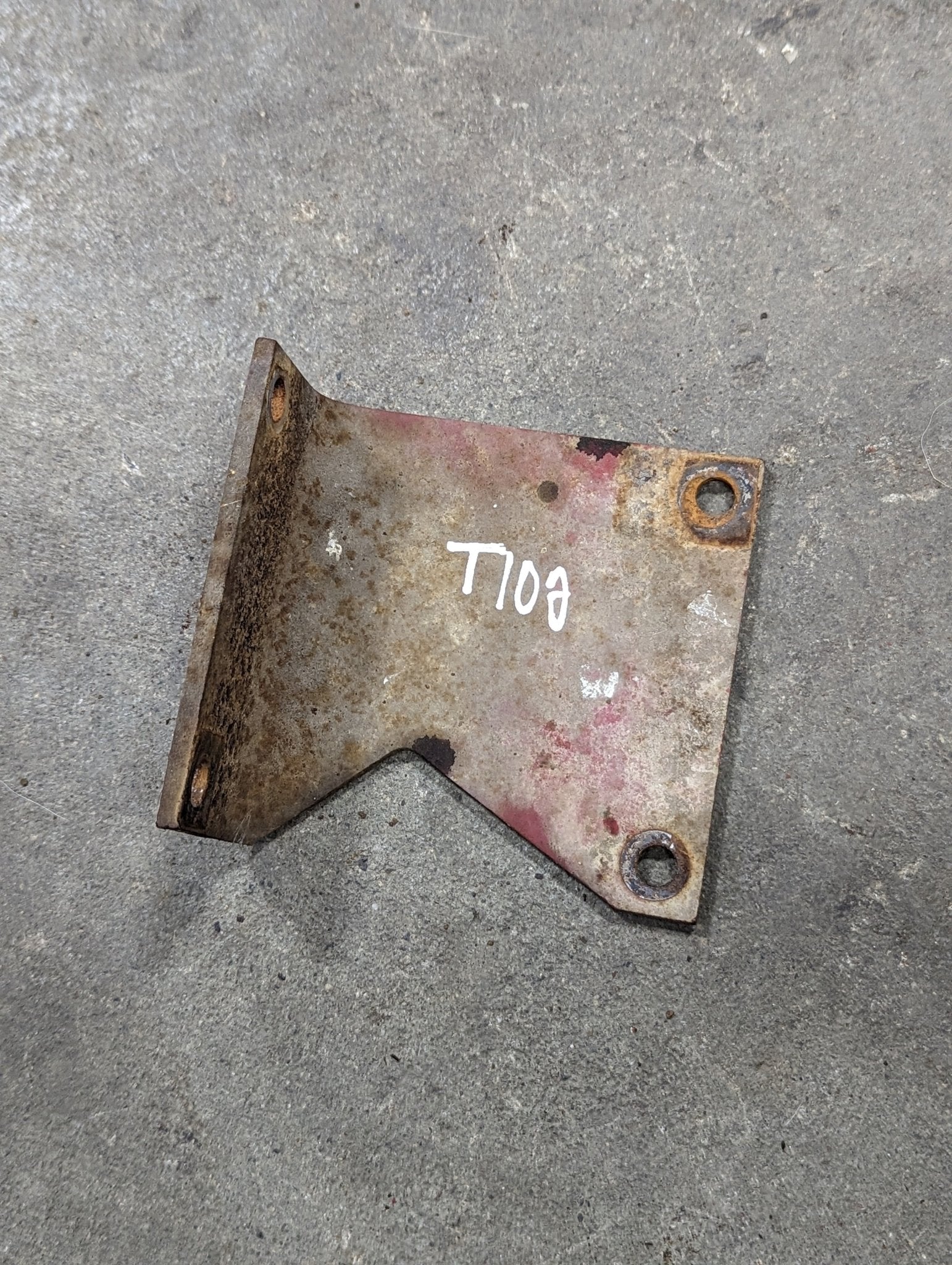 Ether Bracket IH International 538012R2 USED - Hines Equipment Repair & Parts