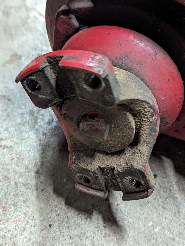 Four Wheel Drive Assembly IH International 127445C91 132571C1 132572C2 132573C1 USED - Hines Equipment Repair & Parts