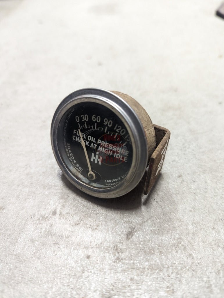 Fuel Pressure Gauge IH International 384203R91 336651R91 384204R91 USED - Hines Equipment Repair & Parts