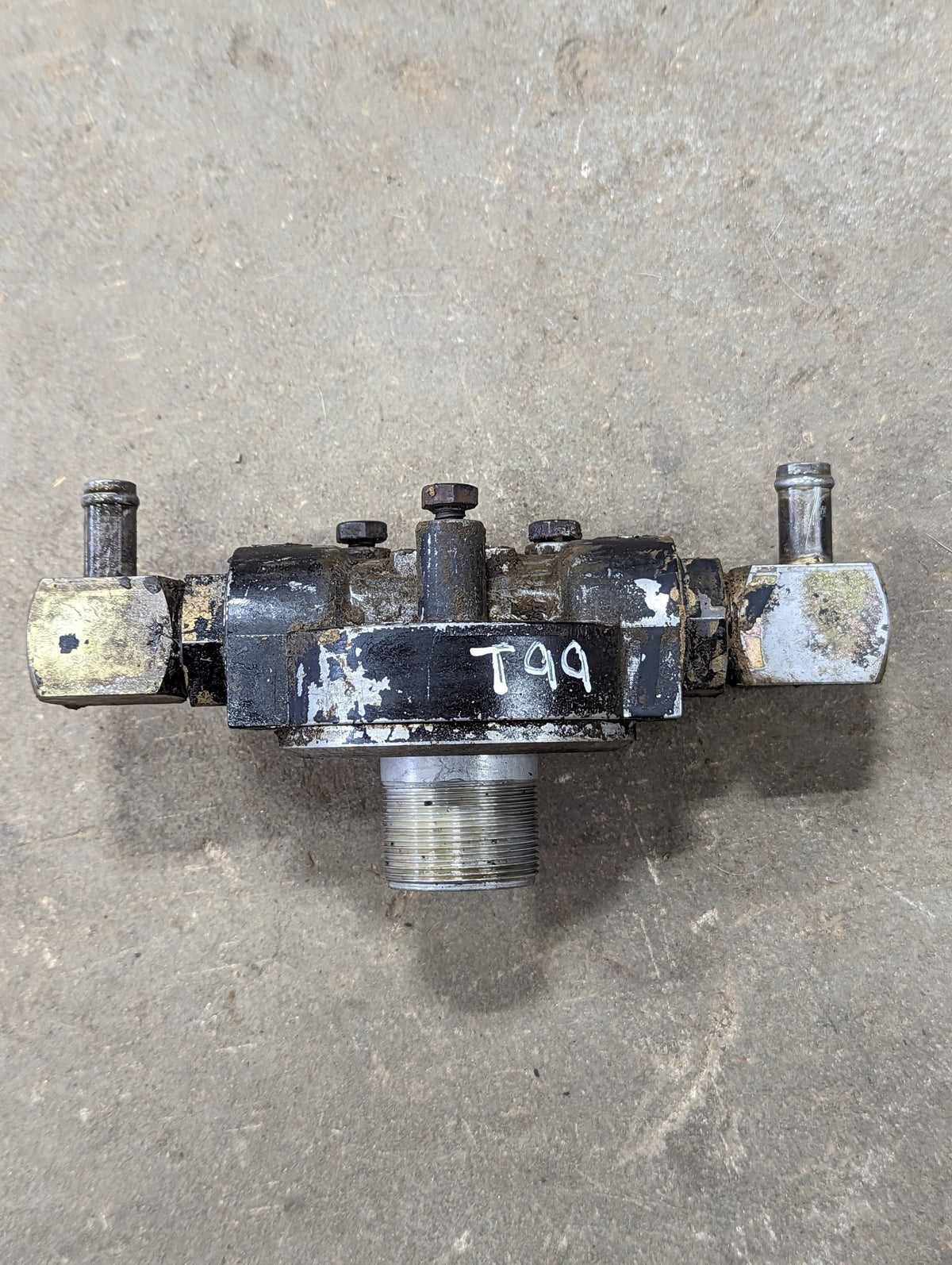 Hydraulic Oil Filter Base IH International 137938C91 USED