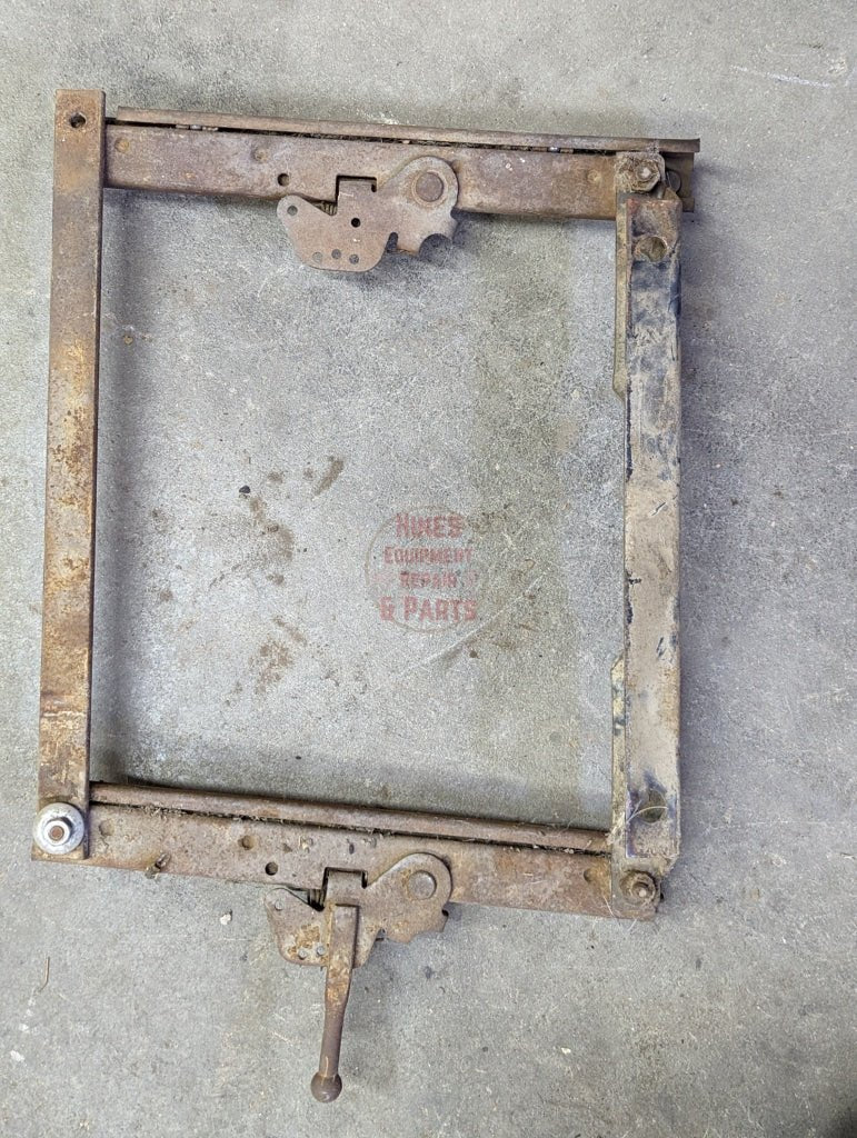 Hydraulic Seat Slide Rail Assembly Ih International 400704R91 400705R91 400699R1 400703R1 Used Seats