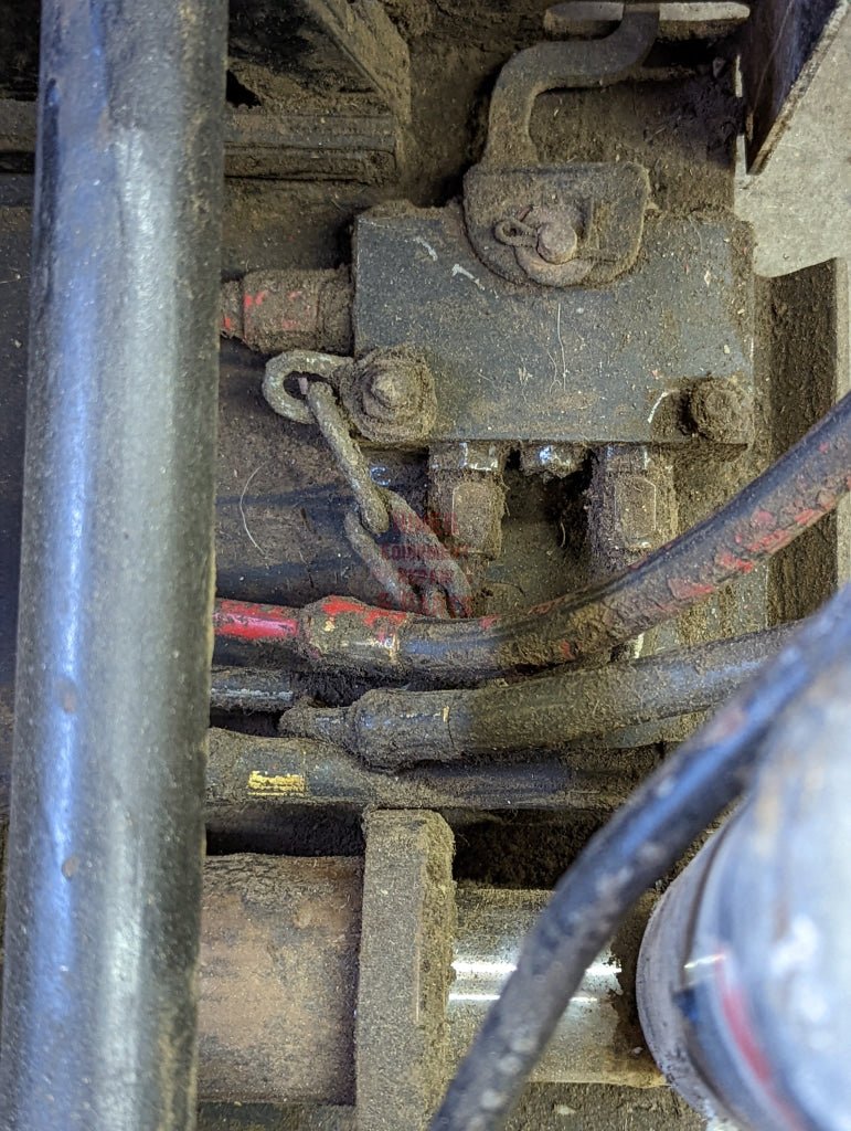 Hydraulic Seat Suspension Assembly Ih International 534405R1 Used Seats