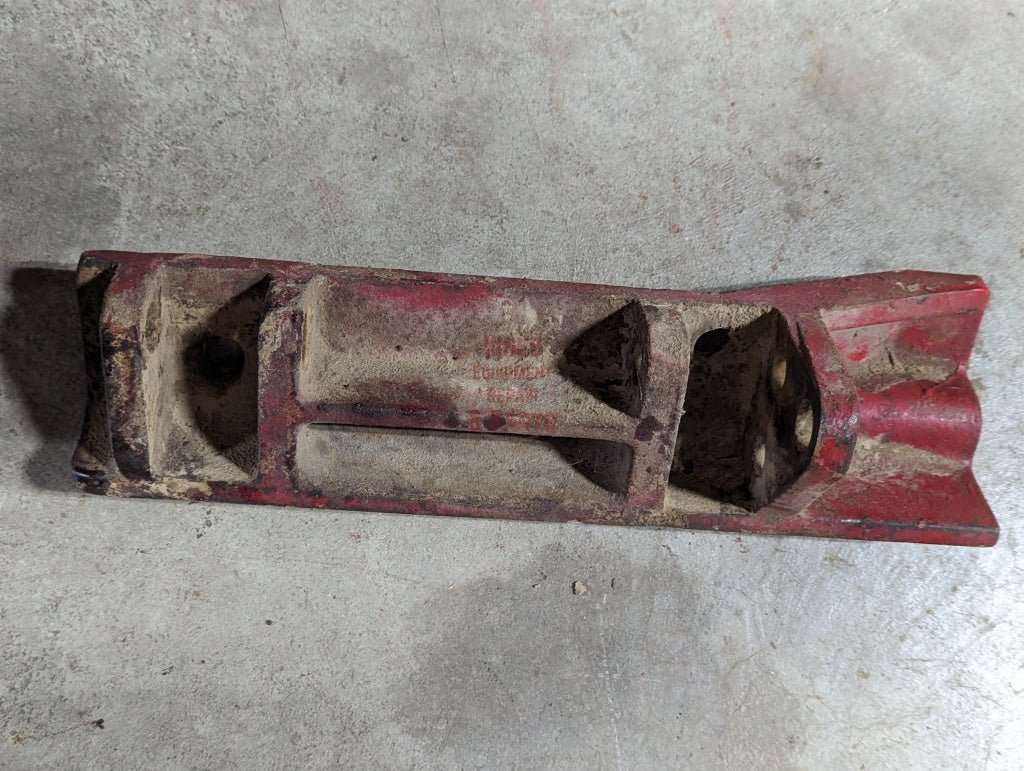 Left Lateral Limiter Block Ih International 385739R1 Used Hitch