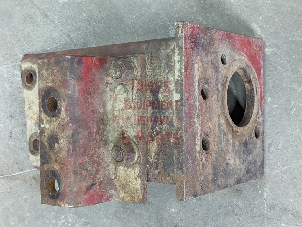 Left Rear Cab Mount Bracket Ih International 117711C2 Used 1 Superstructure