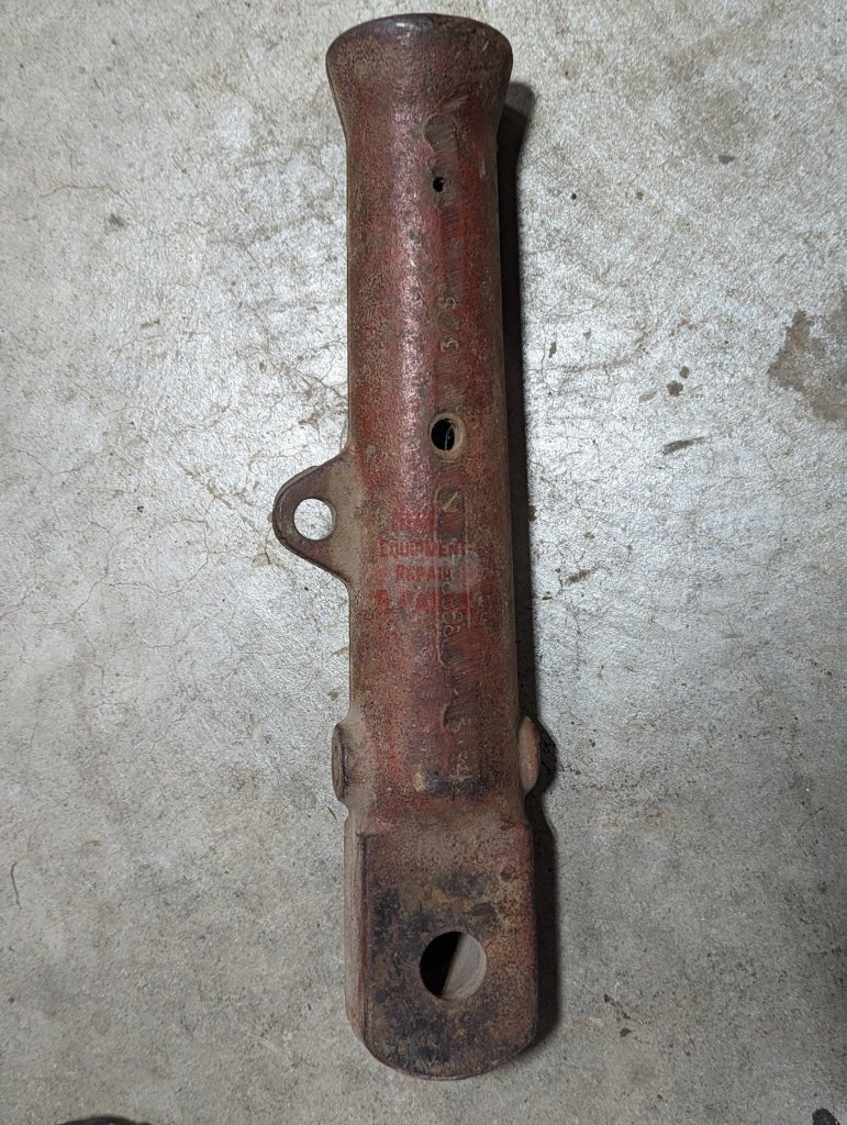 Leveling Screw Housing Ih International 396752R1 Used 2 Hitch