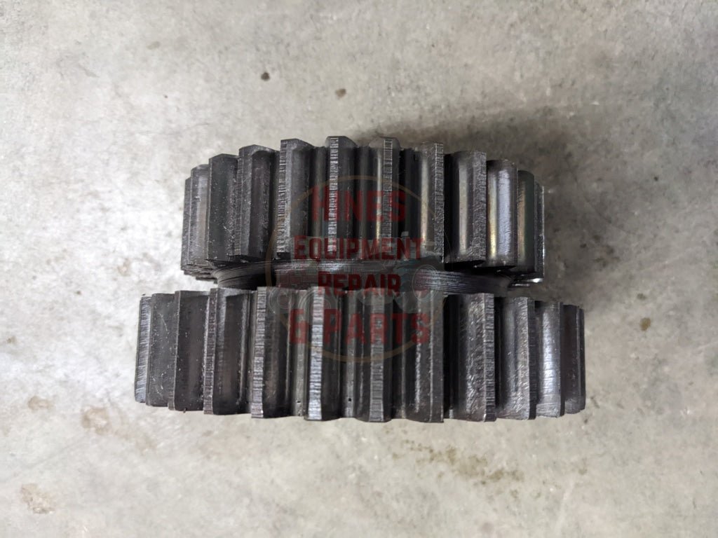 Lo Drive Gear IH International 380279R1 391883R1 USED - Hines Equipment Repair & Parts