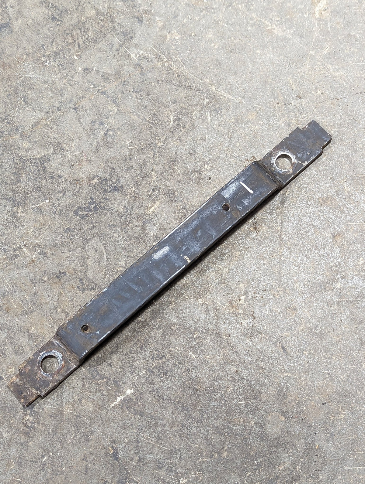 Main Spring Mounting Strap IH International 383297R1 USED