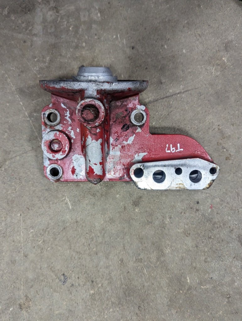 Oil Filter Base Ih International 601789C11 Used Engine