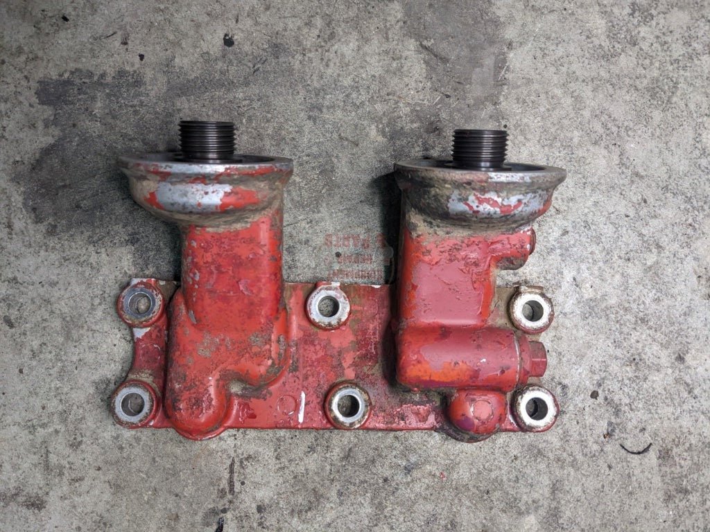 Oil Filter Base IH International 675358C1 USED - Hines Equipment Repair & Parts