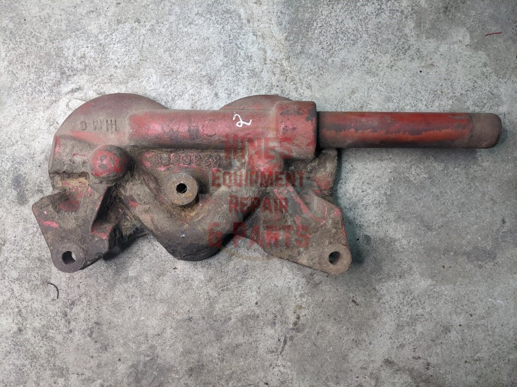 Oil Filter Base International 332390R1 607622C11 Used 2 Engine