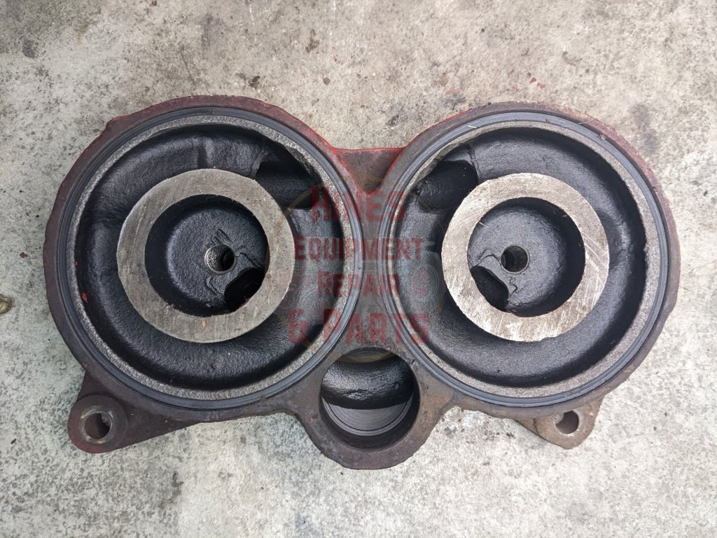 Oil Filter Base International 332390R1 607622C11 Used Engine