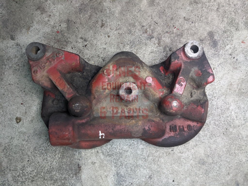 Oil Filter Base International 332390R1 607622C11 Used 4 Engine