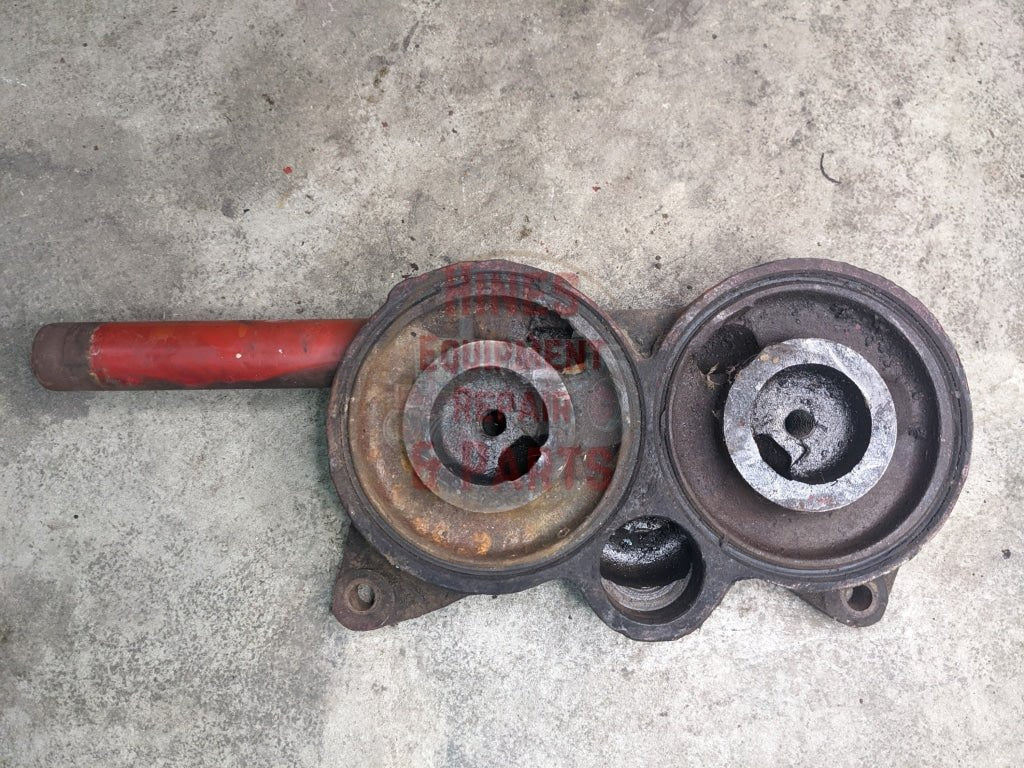 Oil Filter Base International 332390R1 607622C11 Used Engine