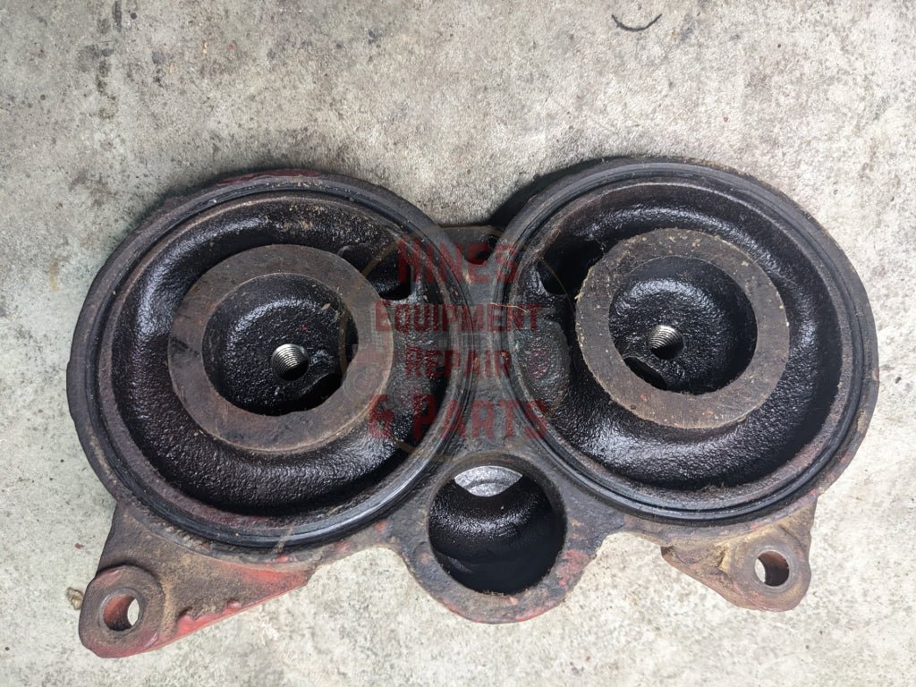 Oil Filter Base International 332390R1 607622C11 Used Engine