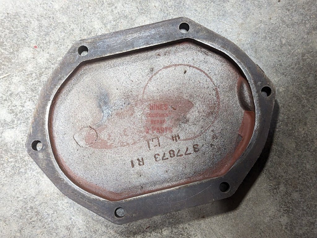 Oil Strainer Cover Ih International 388083R1 Used Frame