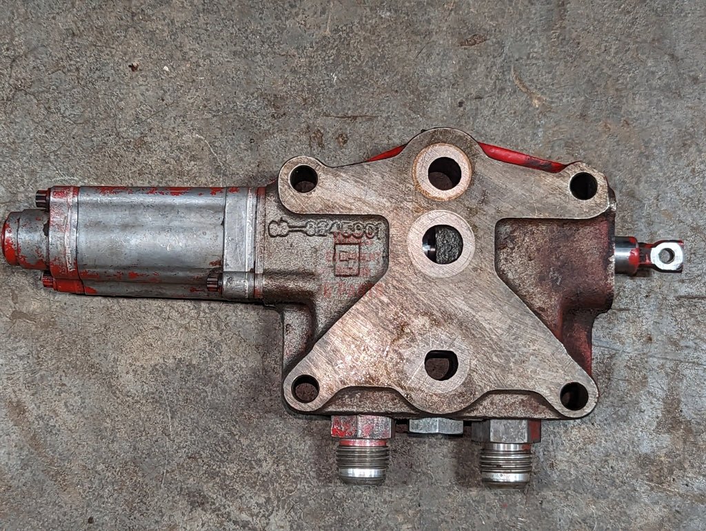 Open Center Hydraulic Auxiliary Valve IH International 62464C94 USED - Hines Equipment Repair & Parts