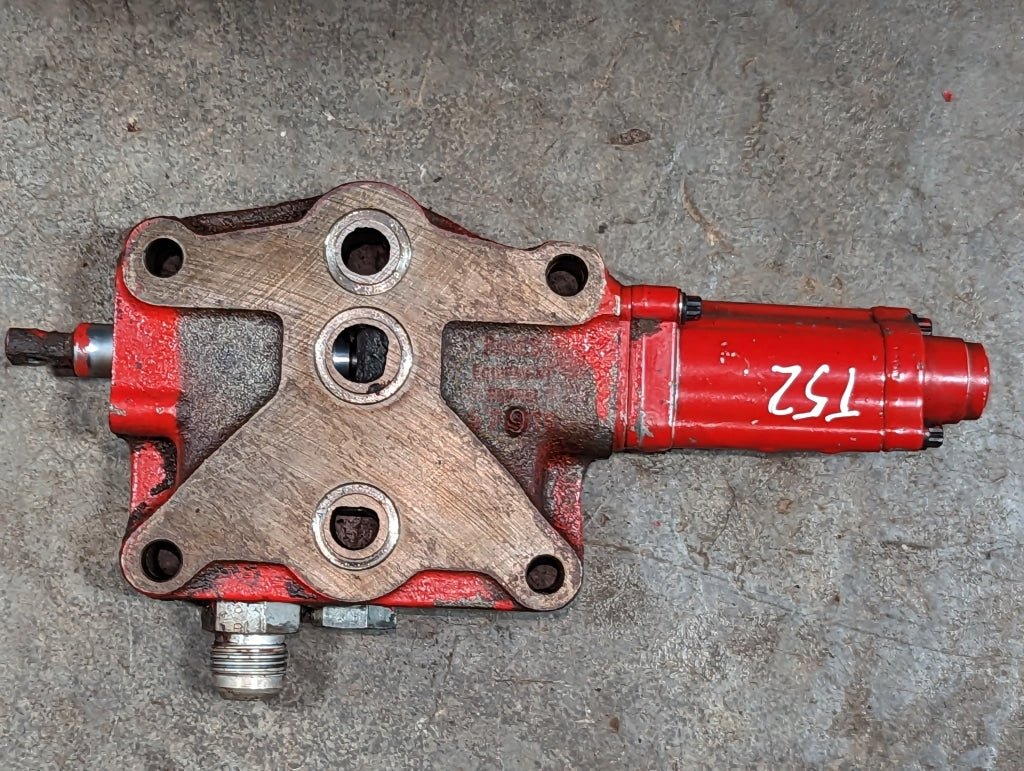 Open Center Hydraulic Auxiliary Valve IH International 62464C94 USED - Hines Equipment Repair & Parts